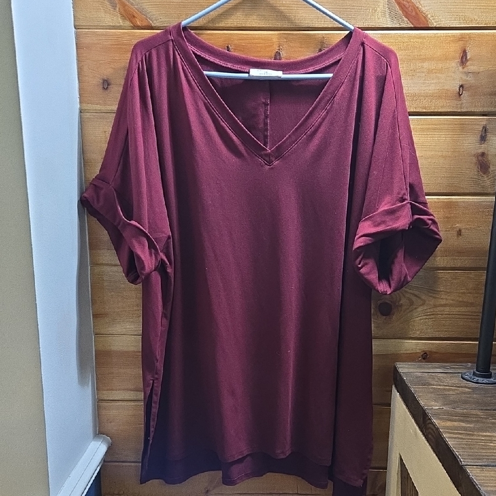 Zenana Lot of 3 V-Neck Short Sleeve Top in Burgundy, Red And Pink 3 Tops 0304